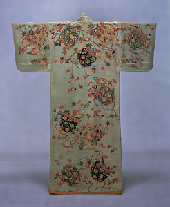 Long-Sleeved Robe ([Furisode]) with Wickerwork Baskets Filled with Flowers and Autumn Leaves