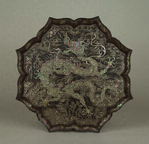 Foliate Tray with a Dragon and Waves