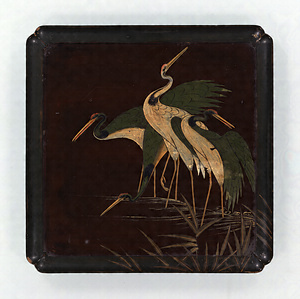 Legged tray, Design of cranes in litharge painting.