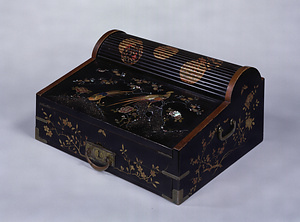 Money Drawer, Flower and bird design in maki-e lacquer and mother of pearl inlay