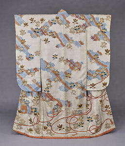 [Furisode] (Garment with long sleeves) Cloud, bamboo curtain, and tachibana orange design on white figured satin ground