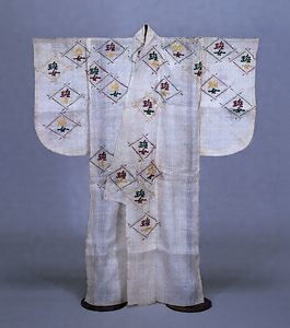 [Katabira] (Unlined summer garment) Lozenge with characters for "Hanjyo" design on white ramie ground