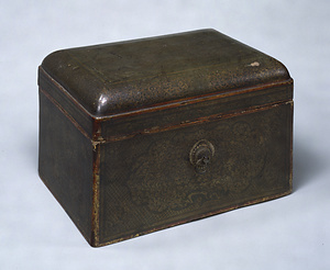 Box with Peonies, Lacquered wood with incised gold lines