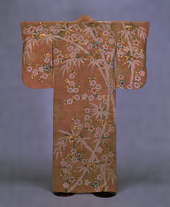 [Katabira] (Unlined summer garment) Design of bamboos and plums on a red ramie ground