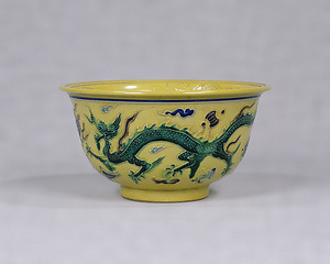 Bowl with Dragons Stoneware with three-color glaze