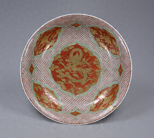 Large Dish with a Dragon Porcelain with overglaze enamel and gold