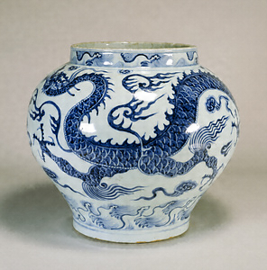 Jar Dragon and wave design in underglaze blue