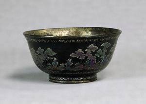Bowls with Figures in a Landscape Lacquer with mother-of-pearl inlay
