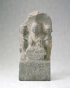 石造仏三尊像