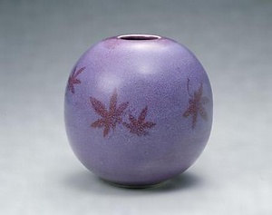 紫薇釉紅葉文丸形花瓶