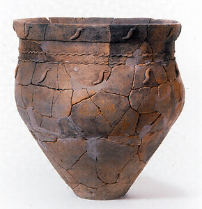 Okhotsk pottery vessel with seal decoration