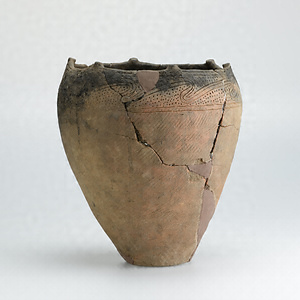 Initial Epi-Jomon pottery vessel