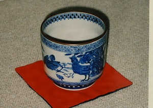祥瑞鶏家族紋茶碗