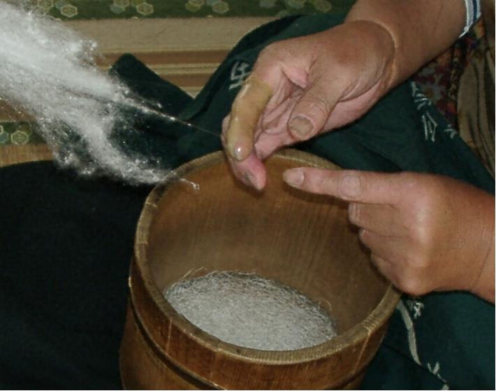 Yuki-tsumugi, silk fabric production technique  