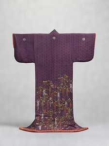 紫紋縮緬地松藤笹に流水文様繍小袖