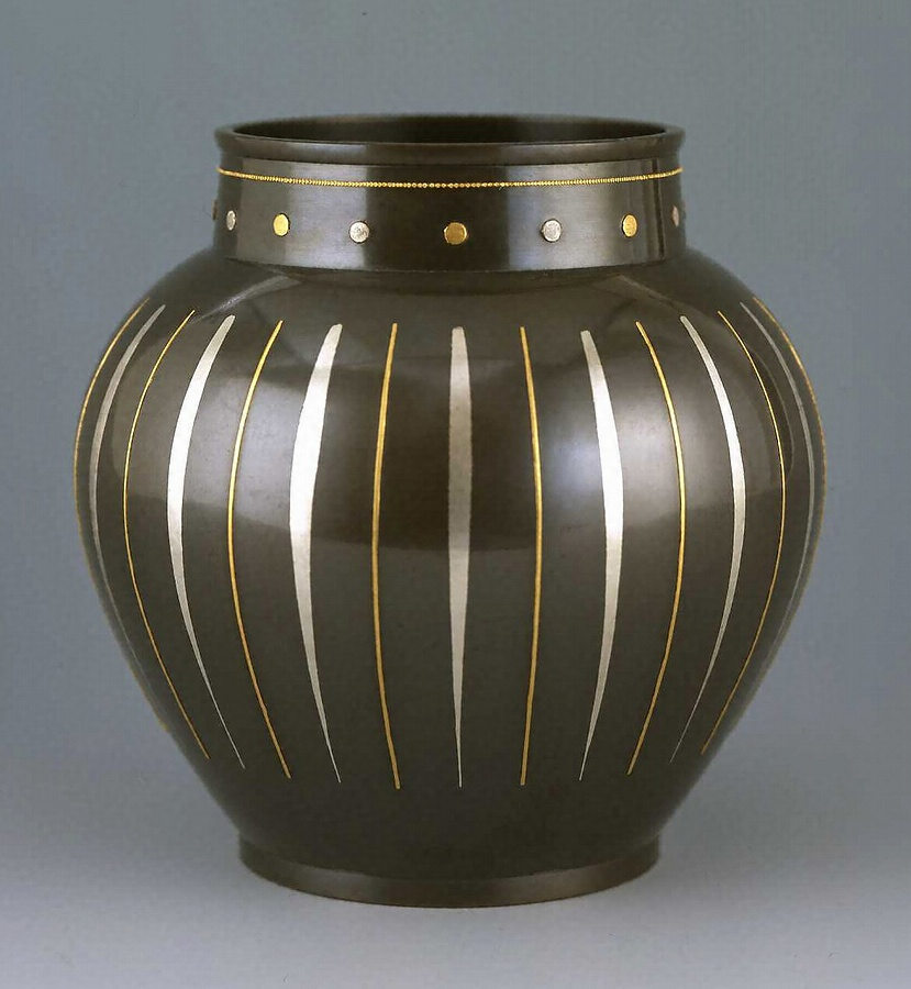 平象嵌鋳銅花瓶 文化遺産オンライン
