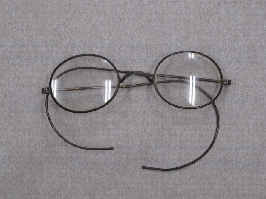 つる付き眼鏡（縄手一山式） 文化遺産オンライン