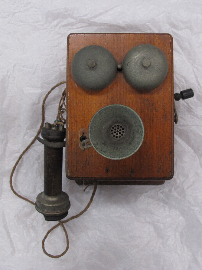 良いオンライン販売 デルビル磁石式壁掛電話機 1927年製