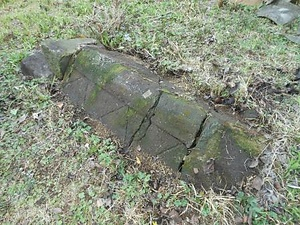 石立石棺
