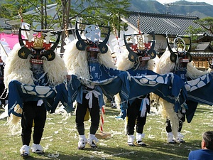 板澤しし踊り