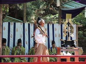 若宮八幡神社太々神楽 わかみやはちまんじんじゃだいだいかぐら