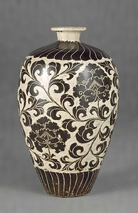 白地黒花牡丹文瓶 磁州窯 文化遺産オンライン