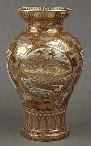 金彩色絵山水図花瓶