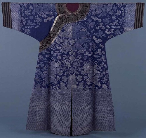 龍袍 紺地龍文様縫取織 文化遺産オンライン