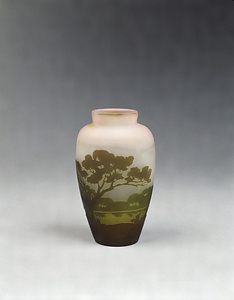 ガラス白地夕暮風景文花瓶