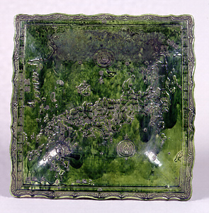 緑釉日本図角形鉢