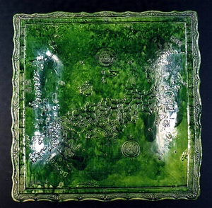 緑釉日本図角形鉢