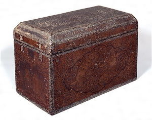 Sūtra box with design of phoenix