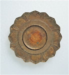 Gilt-bronze Round Tray (for a Rinbō and Katsuma)
