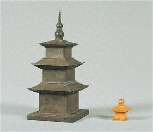 Stupa-shaped Silver Reliquary and Gold Inner Container