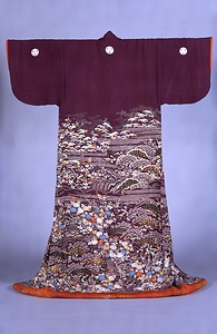 紫縮緬地葵紋付松竹梅菊水模様小袖