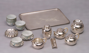 銀製四君子彫刻茶器一式