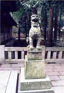 彌彦神社狛犬