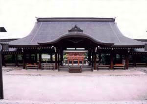 近江神宮外拝殿