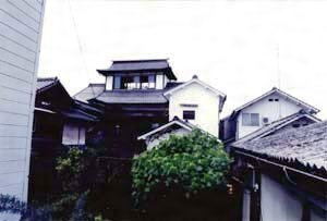 岩尾家住宅（旧日本丸製薬所）主屋