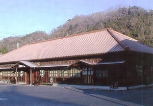 加茂川歴史民俗資料館（旧加茂葉たばこ取扱所）