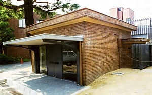 京都工芸繊維大学（旧京都高等工藝學校）自動車庫