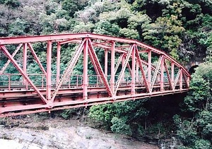 旧別子鉱山鉄道端出場鉄橋（足谷川鉄橋）