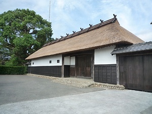 黒田家住宅（静岡県小笠郡小笠町） 長屋門 くろだけじゅうたく ながやもん