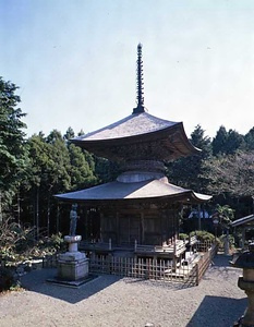 東観音寺多宝塔