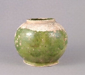 緑釉骨壺