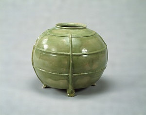 緑釉四足壺