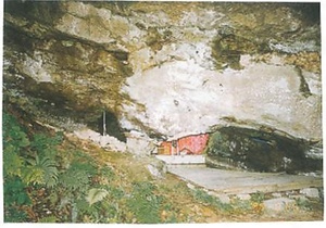岩井堂洞窟