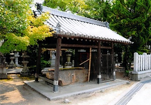 蟻通神社南手水舎