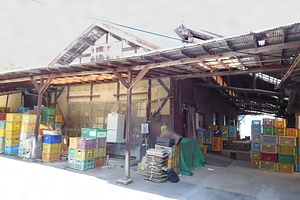 旧山繁商店前倉庫