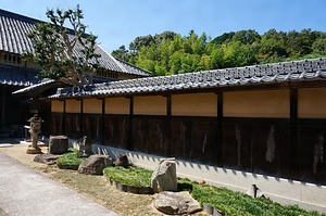 コヤノ美術館西脇館（旧藤井家住宅）庭門及び塀